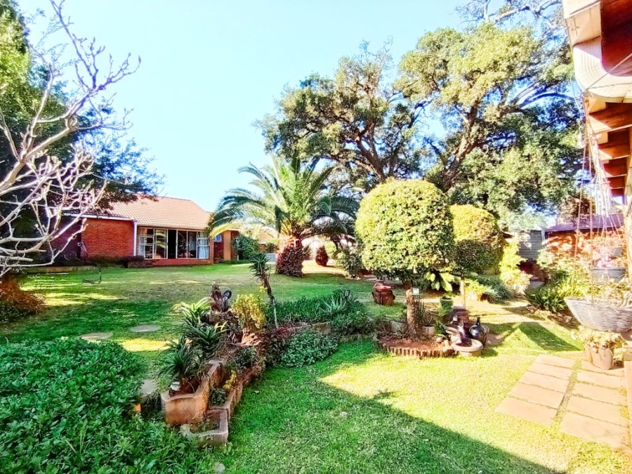 8 Bedroom Property for Sale in Florida Gauteng