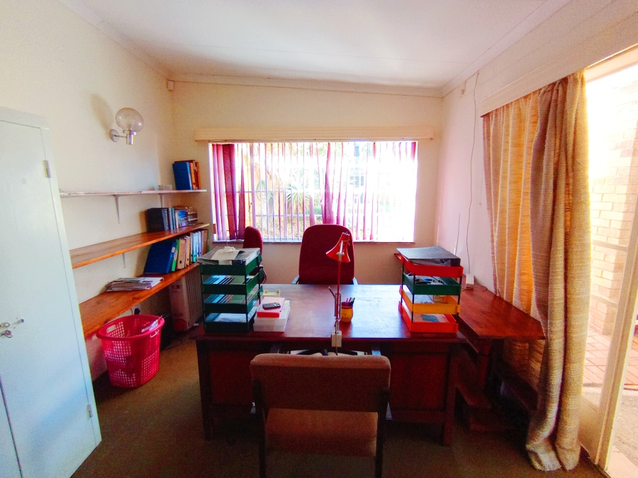 8 Bedroom Property for Sale in Florida Gauteng