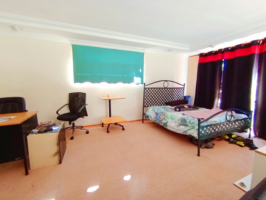 8 Bedroom Property for Sale in Florida Gauteng
