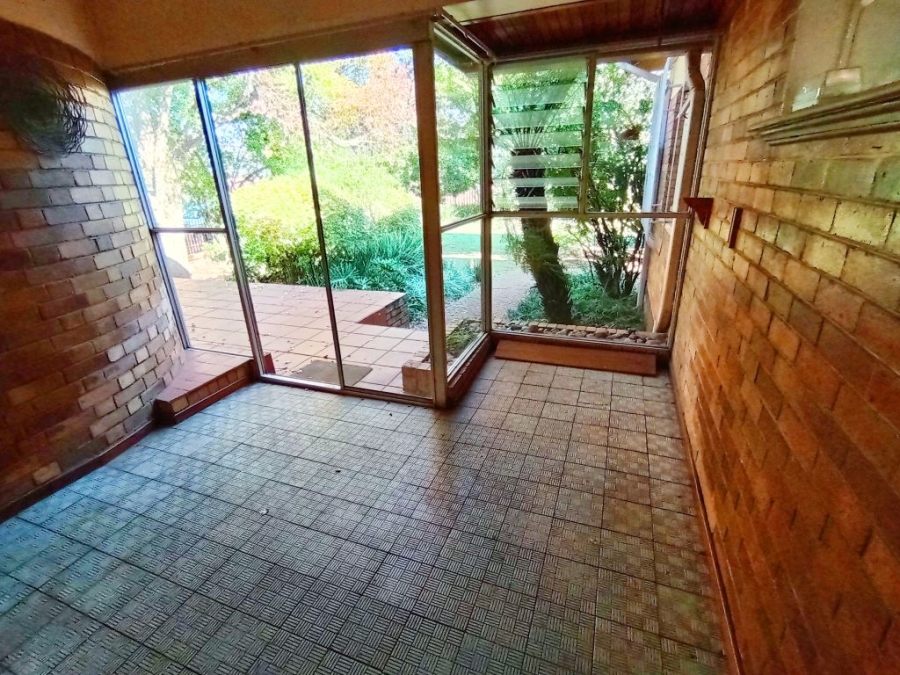 8 Bedroom Property for Sale in Florida Gauteng
