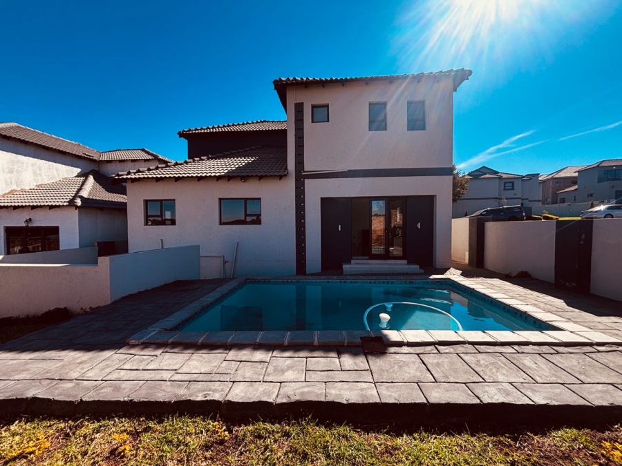 3 Bedroom Property for Sale in Wildtuinpark Gauteng