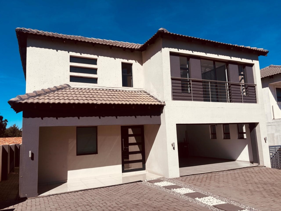 3 Bedroom Property for Sale in Wildtuinpark Gauteng