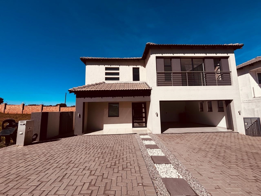 3 Bedroom Property for Sale in Wildtuinpark Gauteng