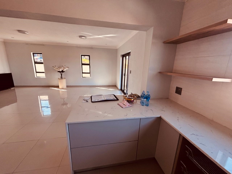 3 Bedroom Property for Sale in Wildtuinpark Gauteng