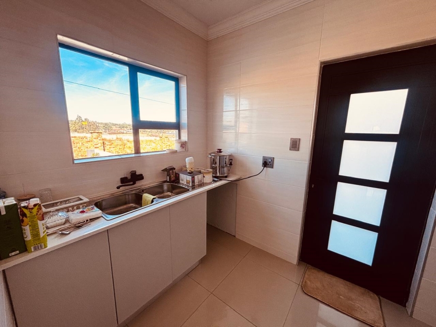 3 Bedroom Property for Sale in Wildtuinpark Gauteng