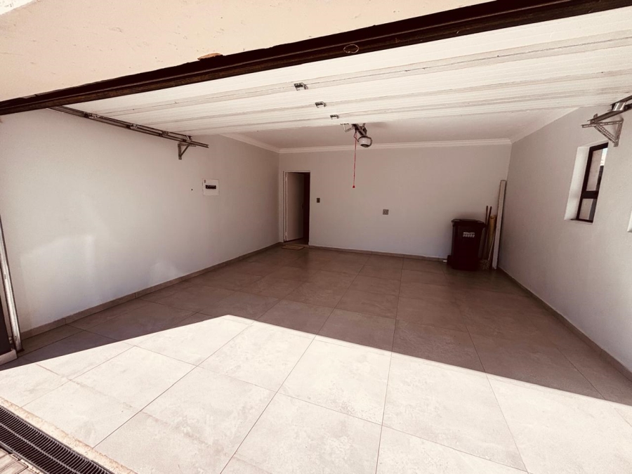 3 Bedroom Property for Sale in Wildtuinpark Gauteng