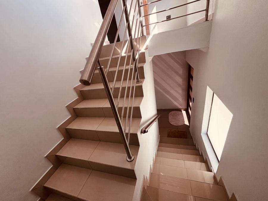 3 Bedroom Property for Sale in Wildtuinpark Gauteng