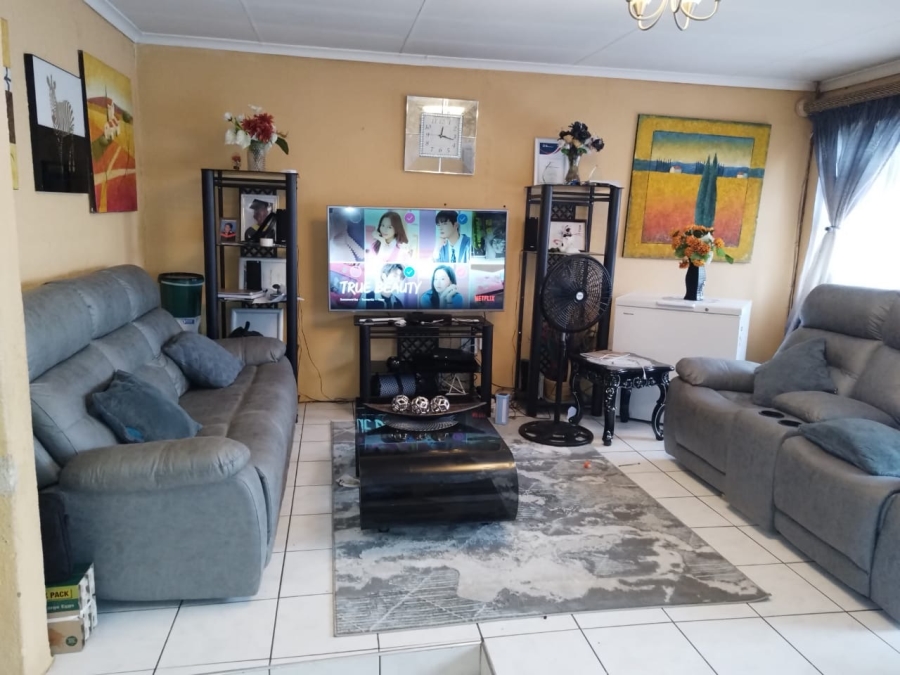 4 Bedroom Property for Sale in Klipfontein Gauteng