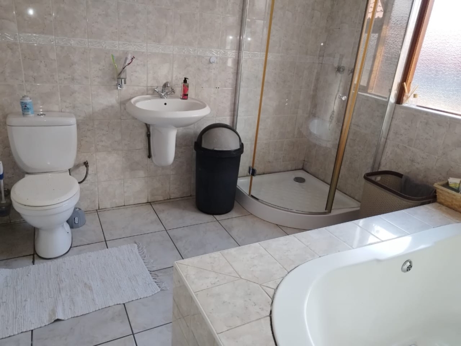 4 Bedroom Property for Sale in Klipfontein Gauteng