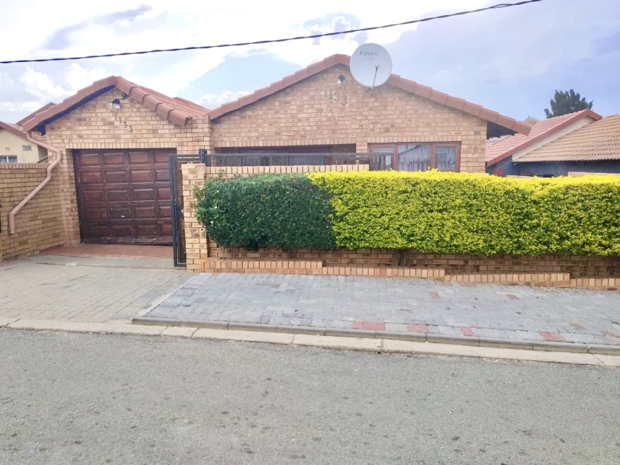 4 Bedroom Property for Sale in Klipfontein Gauteng