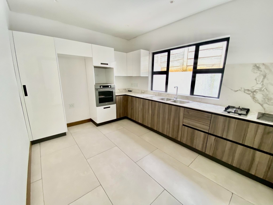 To Let 2 Bedroom Property for Rent in Sandown Gauteng
