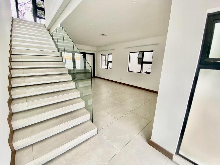 To Let 2 Bedroom Property for Rent in Sandown Gauteng