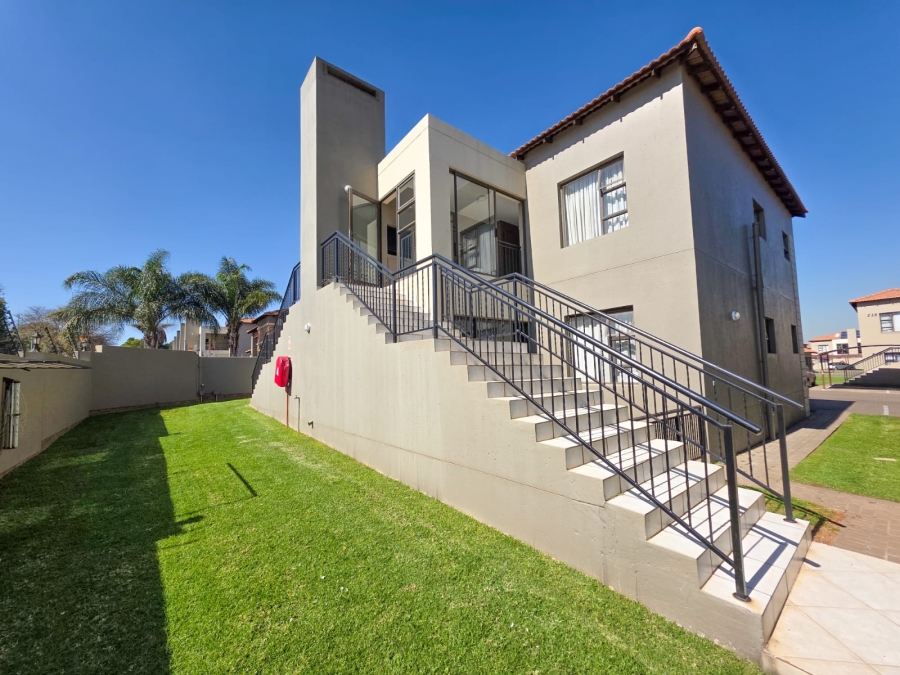 2 Bedroom Property for Sale in Goedeburg Gauteng