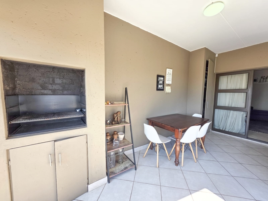2 Bedroom Property for Sale in Goedeburg Gauteng