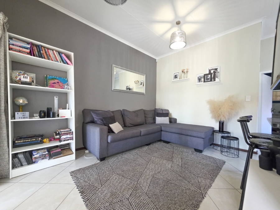 2 Bedroom Property for Sale in Goedeburg Gauteng