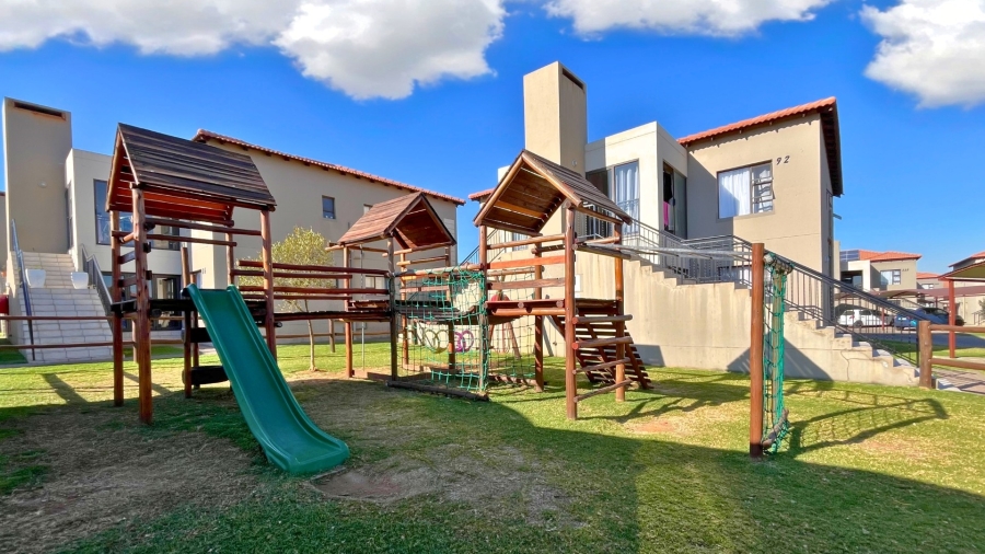 2 Bedroom Property for Sale in Goedeburg Gauteng
