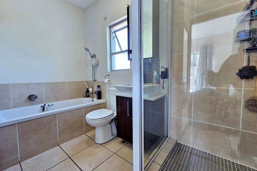 To Let 1 Bedroom Property for Rent in Lonehill Gauteng