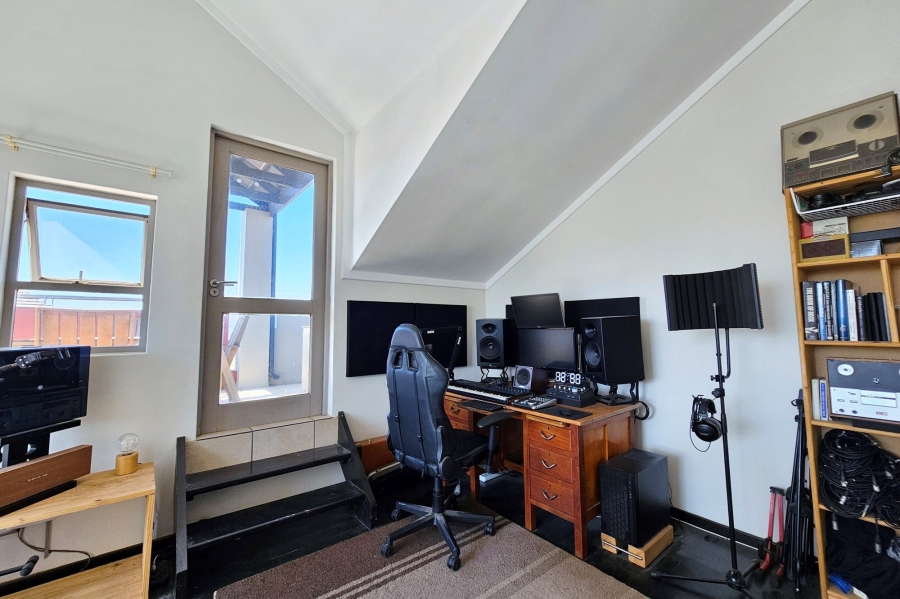 To Let 1 Bedroom Property for Rent in Lonehill Gauteng