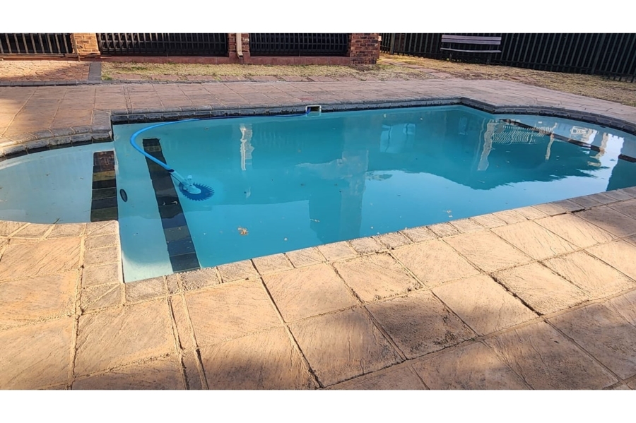 To Let 2 Bedroom Property for Rent in Sonneveld Gauteng