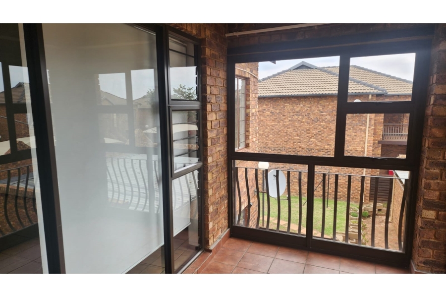 To Let 2 Bedroom Property for Rent in Sonneveld Gauteng