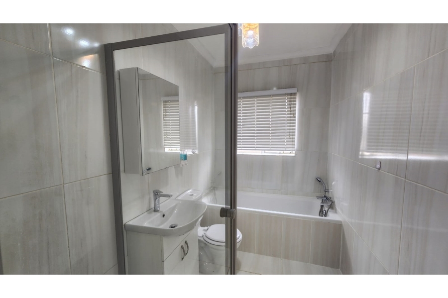 To Let 2 Bedroom Property for Rent in Sonneveld Gauteng