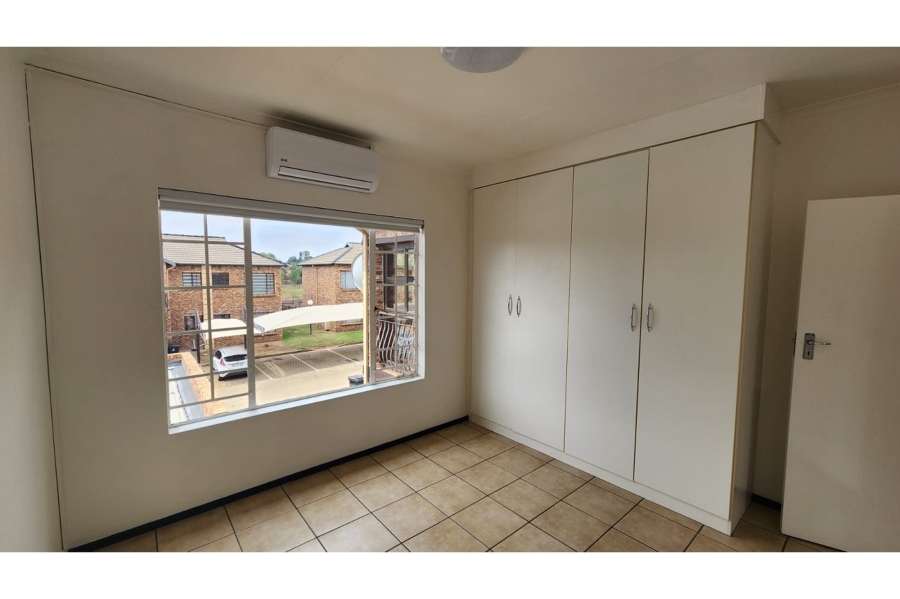 To Let 2 Bedroom Property for Rent in Sonneveld Gauteng
