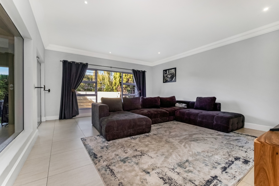 To Let 4 Bedroom Property for Rent in Strathavon Gauteng