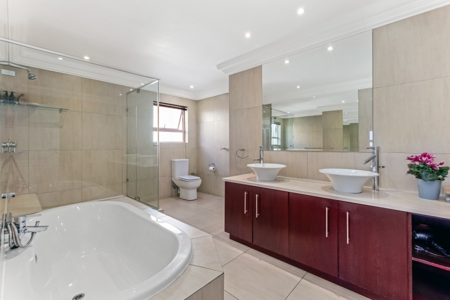 To Let 4 Bedroom Property for Rent in Strathavon Gauteng