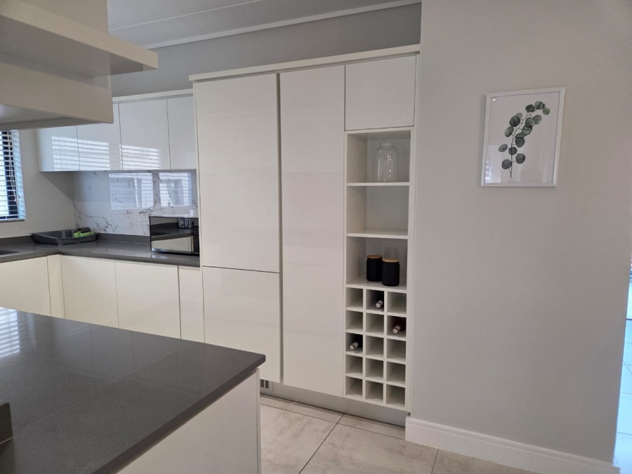 To Let 3 Bedroom Property for Rent in The Polofields Gauteng