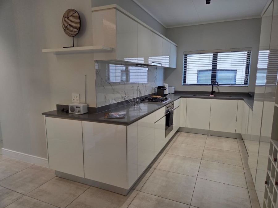 To Let 3 Bedroom Property for Rent in The Polofields Gauteng