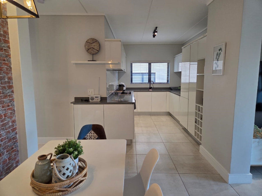 To Let 3 Bedroom Property for Rent in The Polofields Gauteng