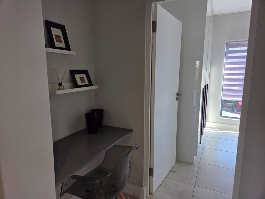 To Let 3 Bedroom Property for Rent in The Polofields Gauteng