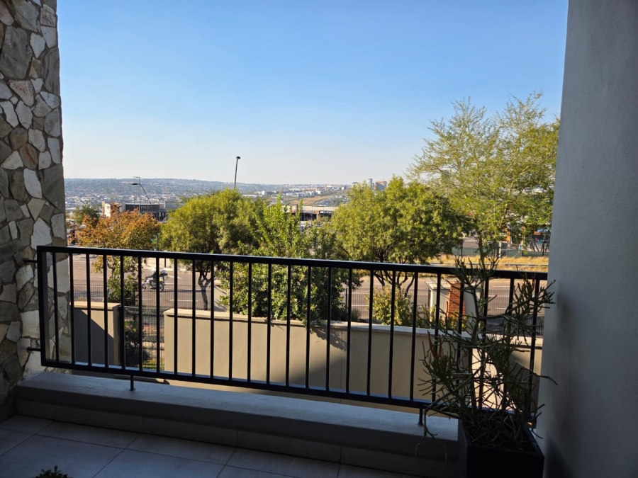 To Let 3 Bedroom Property for Rent in The Polofields Gauteng