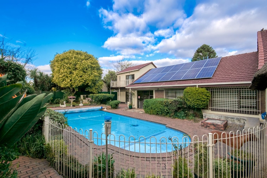 9 Bedroom Property for Sale in Brackenhurst Gauteng