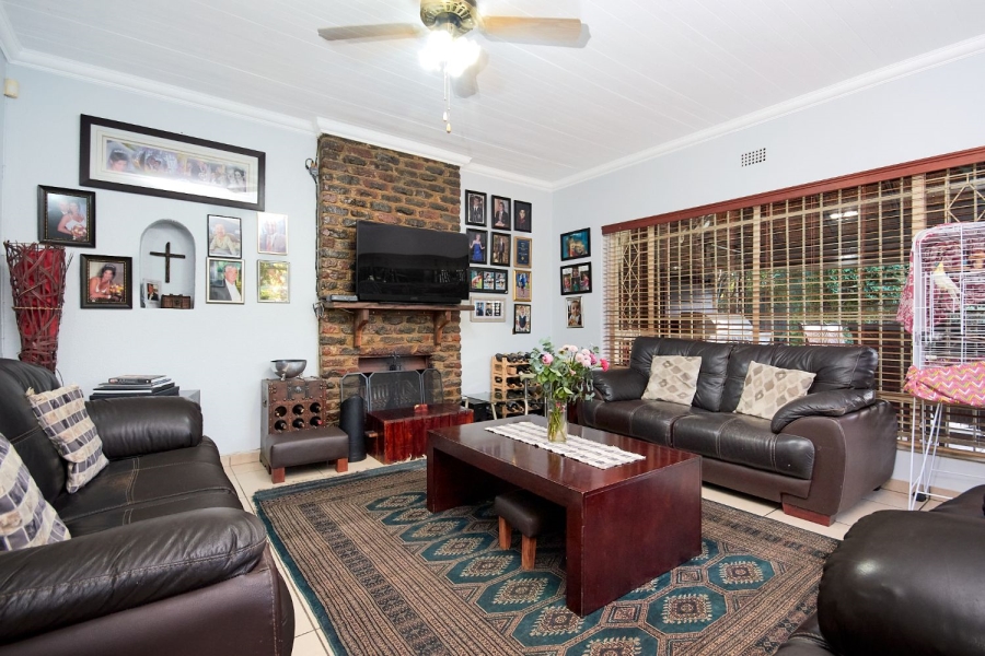 9 Bedroom Property for Sale in Brackenhurst Gauteng