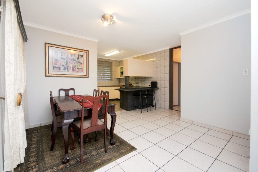 9 Bedroom Property for Sale in Brackenhurst Gauteng