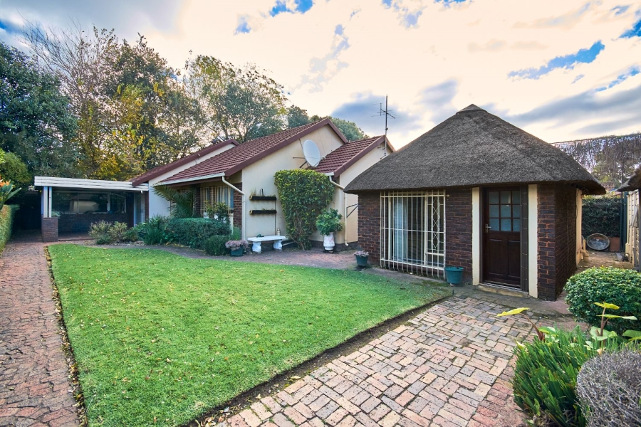 9 Bedroom Property for Sale in Brackenhurst Gauteng