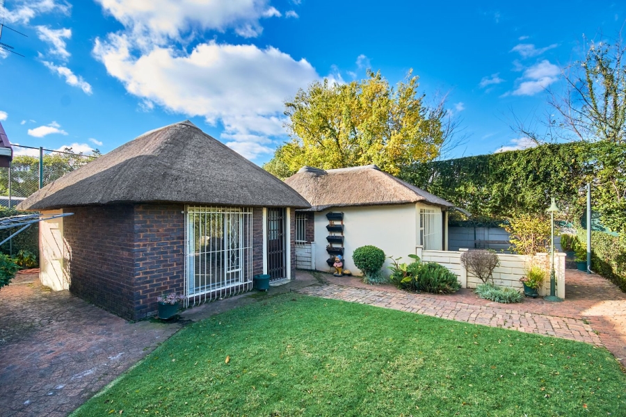 9 Bedroom Property for Sale in Brackenhurst Gauteng