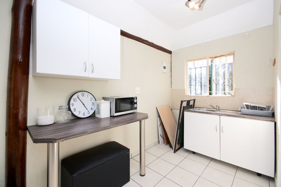 9 Bedroom Property for Sale in Brackenhurst Gauteng
