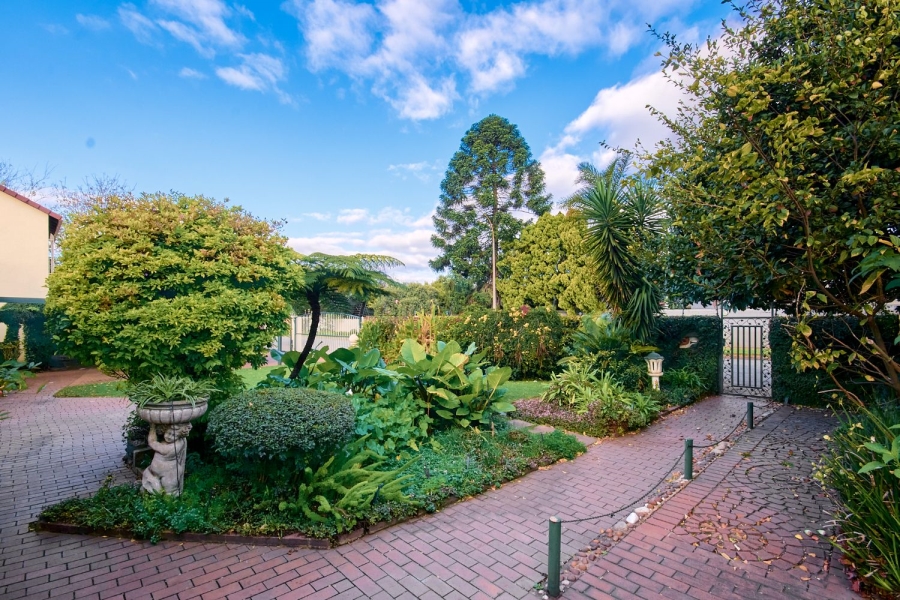 9 Bedroom Property for Sale in Brackenhurst Gauteng