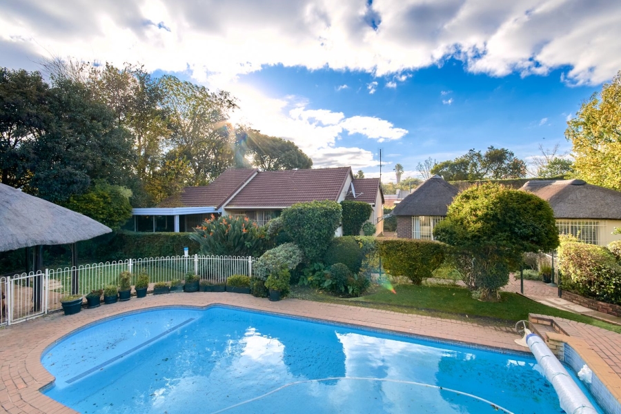 9 Bedroom Property for Sale in Brackenhurst Gauteng