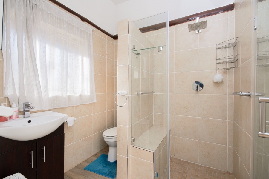 9 Bedroom Property for Sale in Brackenhurst Gauteng