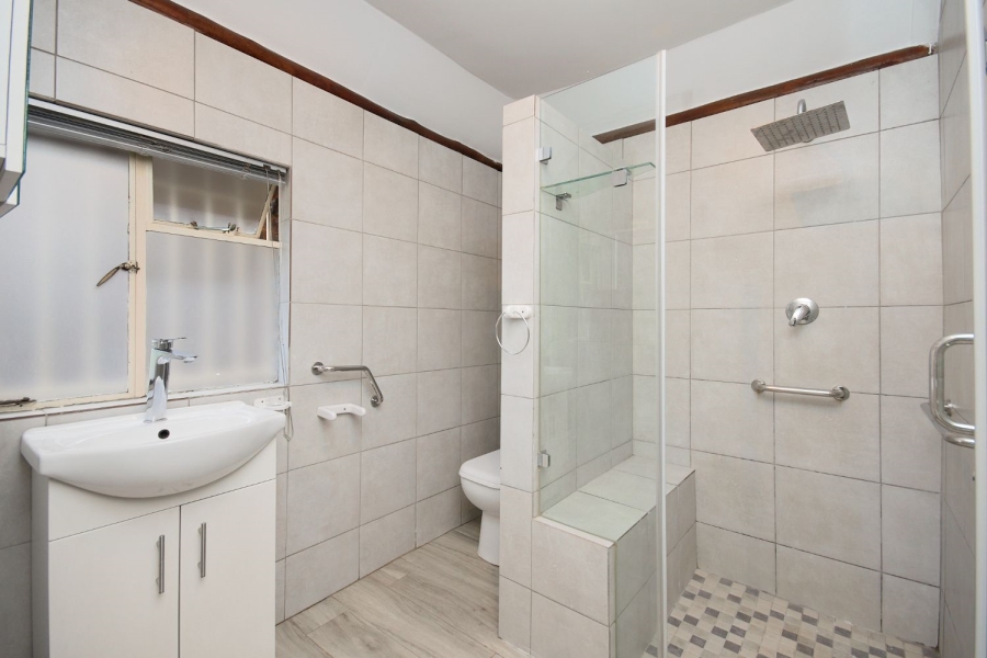 9 Bedroom Property for Sale in Brackenhurst Gauteng