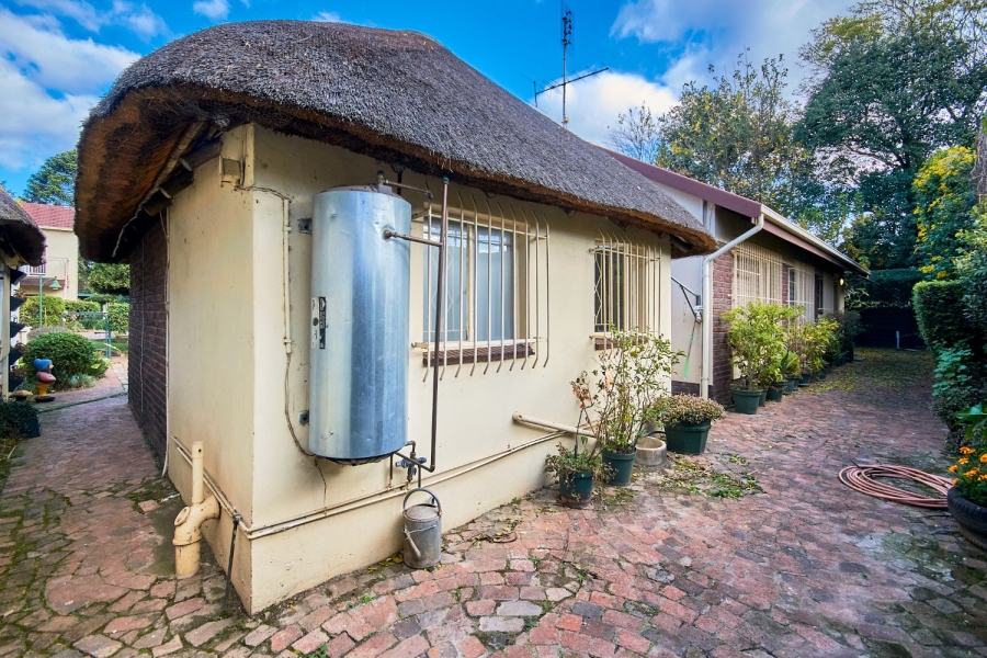 9 Bedroom Property for Sale in Brackenhurst Gauteng