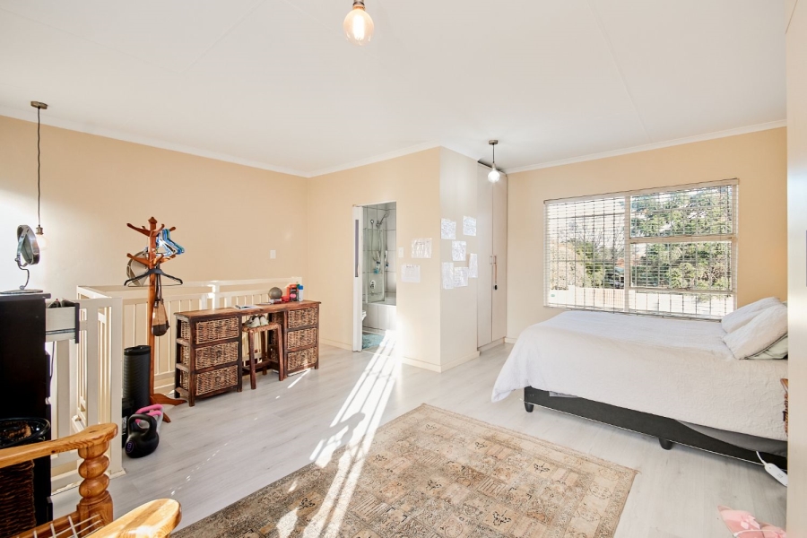 9 Bedroom Property for Sale in Brackenhurst Gauteng