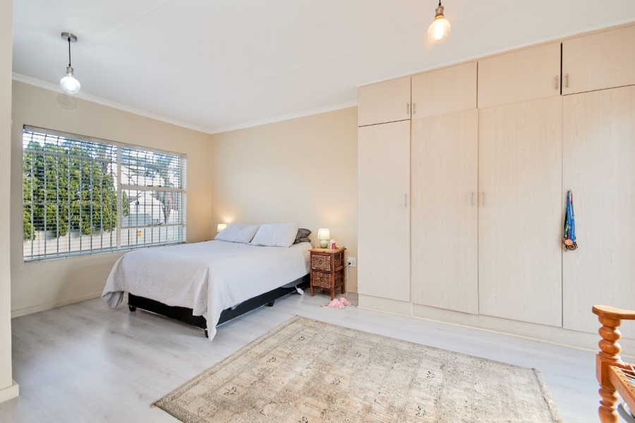 9 Bedroom Property for Sale in Brackenhurst Gauteng