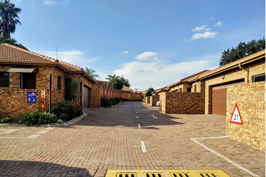 To Let 3 Bedroom Property for Rent in Bartlett Gauteng