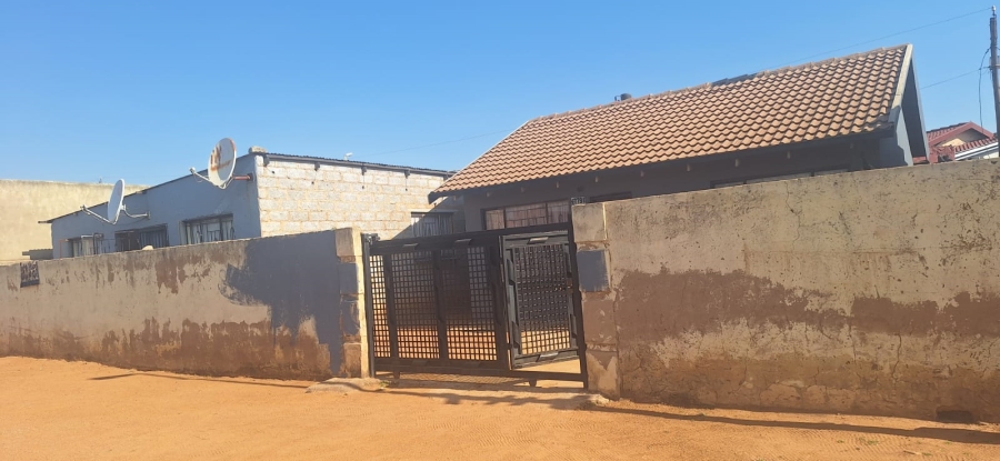 2 Bedroom Property for Sale in Tembisa Central Gauteng
