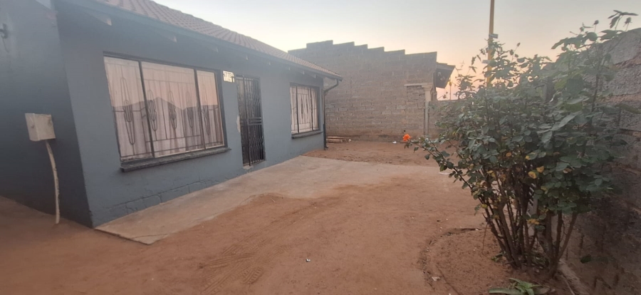 2 Bedroom Property for Sale in Tembisa Central Gauteng