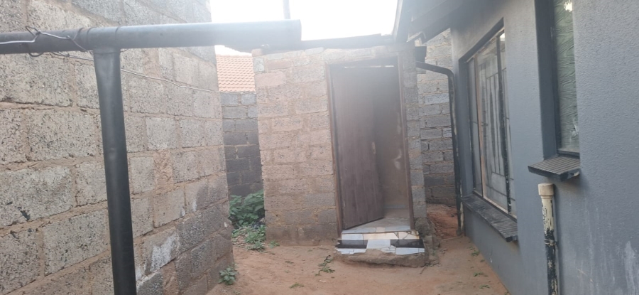 2 Bedroom Property for Sale in Tembisa Central Gauteng
